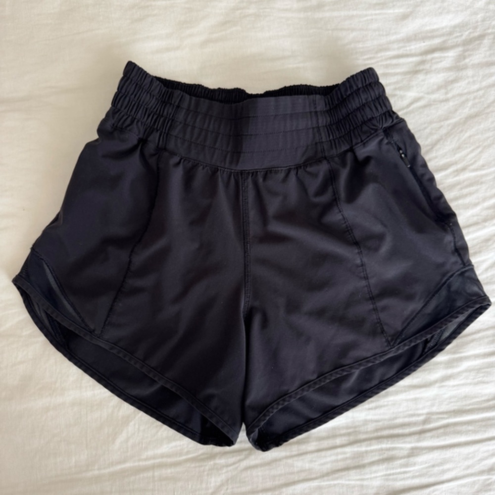 Lululemon Hotty Hot 4" low rise shorts - Picture 2 of 5